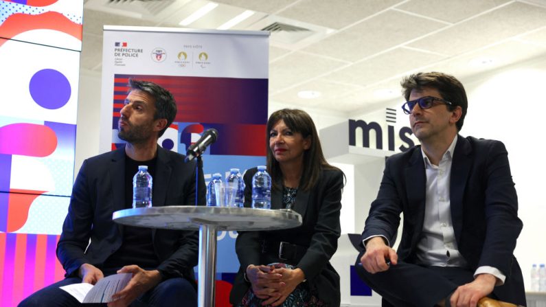 Mathieu Hannonin (D), maire socialiste de Saint-Denis, assiste à une conférence de presse sur la sécurité mise en place autour des sites pendant les Jeux olympiques de Paris 2024, le 1er mars 2024. (Photo: THOMAS SAMSON/AFP via Getty Images)