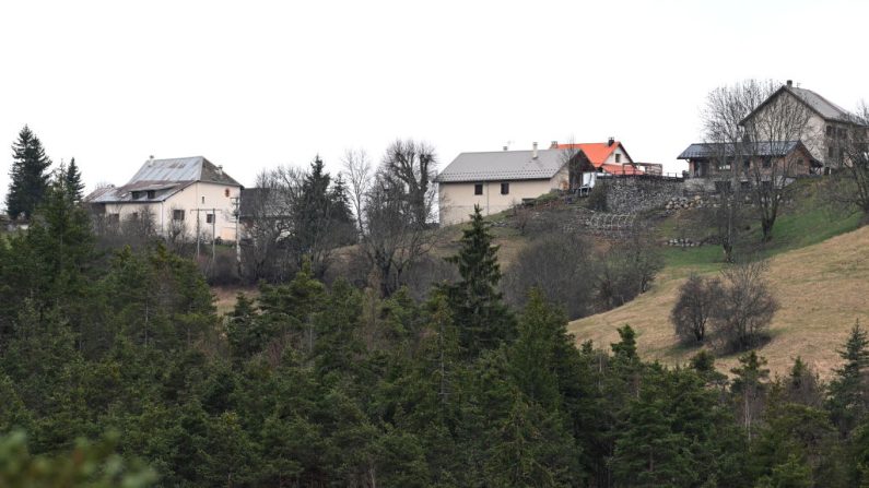 Vue générale du hameau alpin du Haut-Vernet, le 31 mars 2024. (Photo: NICOLAS TUCAT/AFP via Getty Images)