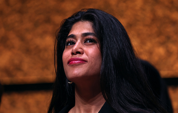 Rima Hassan, membre de la liste de « La France Insoumise » pour les prochaines élections européennes, à Montpellier, le 14 avril 2024. (Photo PASCAL GUYOT/AFP via Getty Images)