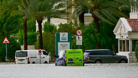 « Le chaos complet » : Dubaï touchée par des pluies records aux Émirats arabes unis