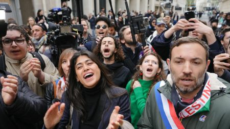 Sciences Po : barricades, blocage de l’entrée et propos antisémites de manifestants… LFI assume leur appel à ce que le mouvement « prenne de l’ampleur »