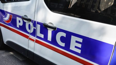 Hauts-de-Seine : un corps calciné retrouvé dans un véhicule brûlé