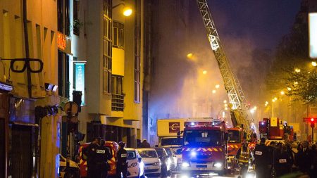 Incendie rue de Charonne: une des victimes présente une plaie compatible avec un tir d’arme