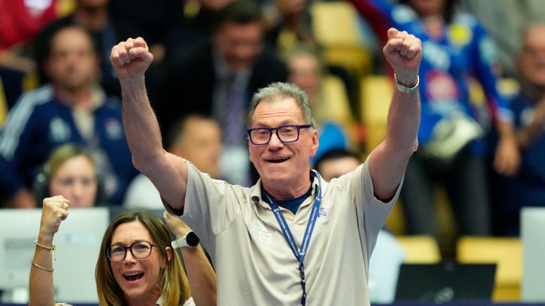 Les handballeuses françaises ont écrasé la Lettonie (53-9) dimanche à Saint-Chamond (Loire) et bouclent leur campagne de qualification pour l'Euro-2024 invaincues. (Photo : CLAUS FISKER/Ritzau Scanpix/AFP via Getty Images)