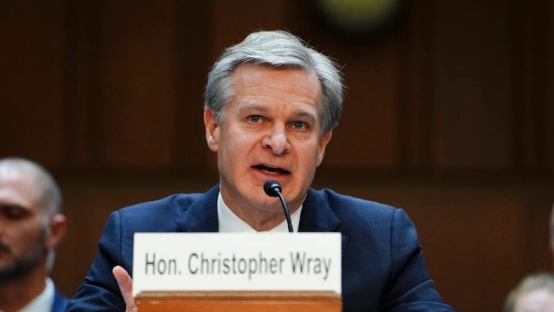 Le directeur du FBI, Christopher Wray, témoigne devant la commission judiciaire du Sénat à Washington le 5 décembre 2023. (Madalina Vasiliu/Epoch Times)