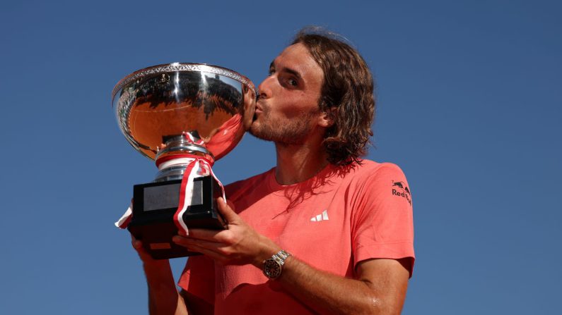 "C'est incroyable de regoûter à la victoire... Il y a un dieu là-haut !": Stefanos Tsitsipas, 12e mondial, a remporté pour la troisième fois le Masters 1000 de Monte-Carlo, en battant dimanche. (Photo : Julian Finney/Getty Images)