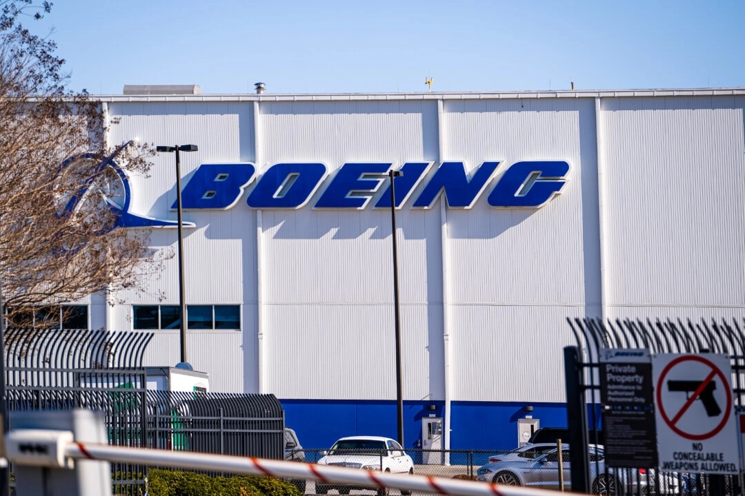 Boeing, en difficultés, annonce plusieurs mesures pour renflouer sa trésorerie