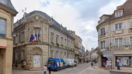 « Place nette XXL »: la garde à vue de la maire d’Avallon, Jamilah Habsaoui, prolongée de 48 heures