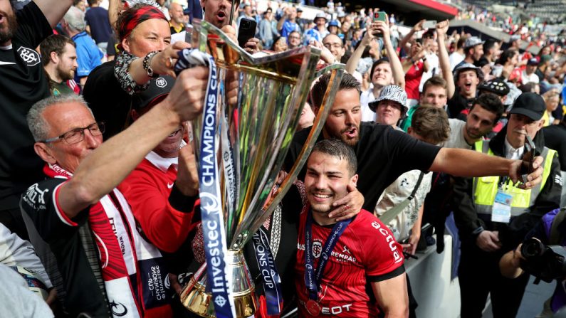 Antoine Dupont a été désigné joueur de l'année en Champions Cup à l'issue de la finale remporté après prolongation par son équipe contre le Leinster (31-22) samedi à Londres. (Photo : David Rogers/Getty Images)