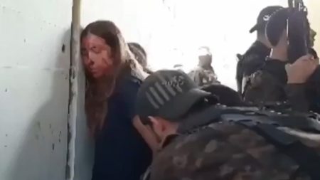 « 190 secondes des 233 jours de torture inimaginable » : une vidéo de soldates israéliennes capturées le 7 octobre diffusée en Israël