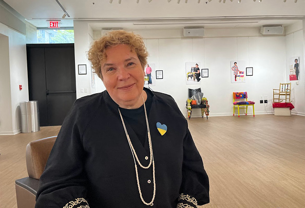 L'historienne russe en exil Tamara Eidelman pose au centre communautaire Bender JCC of Greater Washington à Rockville, Maryland, le 25 avril 2024. (Photo MARIA DANILOVA/AFP via Getty Images)