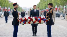 Avant la flamme olympique, Emmanuel Macron ravive la flamme du soldat inconnu à Paris