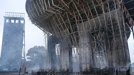 Nouvelle-Calédonie : un mort lors d’une nouvelle nuit d’émeutes, les députés votent la révision constitutionnelle