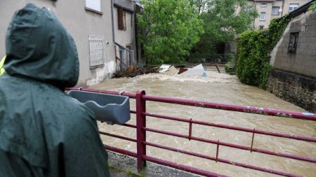 En Moselle, un agriculteur évacue des collégiens piégés par les eaux… avec son tracteur