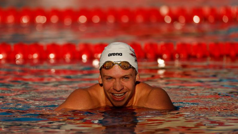 Léon Marchand a achevé trois jours de compétition par un record personnel sur 100 m dos lors du "Speedo Grand Challenge" à Irvine, avant d'être disqualifié. (Photo : Sarah Stier/Getty Images)