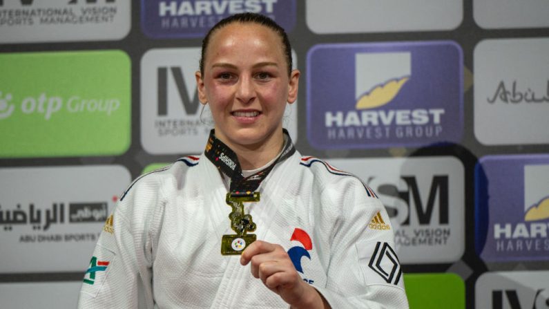 Historique: deux Françaises se sont affrontées en finale d'un Championnat du monde, mercredi à Abou Dhabi, avec un premier titre et une "revanche sur la vie" pour Margaux Pinot, victorieuse de Marie-Eve Gahié en -70 kg. (Photo : RYAN LIM/AFP via Getty Images)