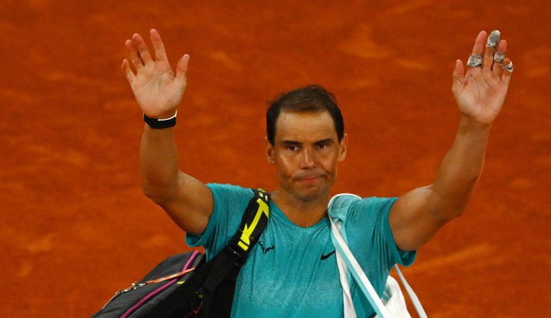 Rafael Nadal a été poussé vers la sortie dès le premier tour par le n°4 mondial Alexander Zverev lundi. (Photo : Clive Mason/Getty Images)