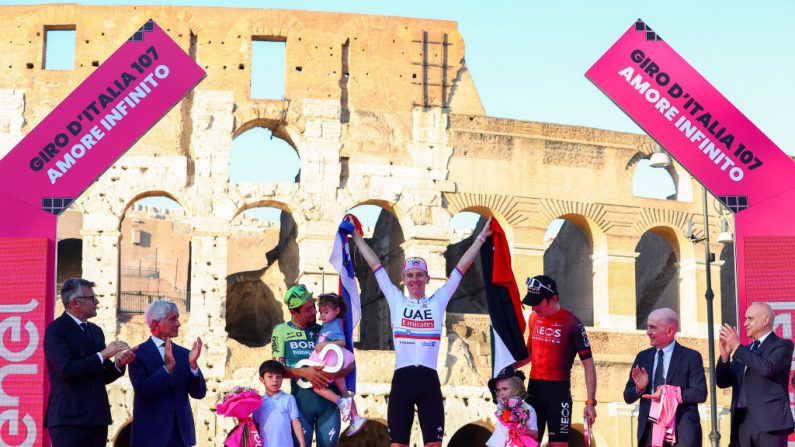 Après trois semaines à survoler le Tour d'Italie, Tadej Pogacar est entré dimanche pour fêter son succès et se tourner déjà vers son prochain objectif: le Tour de France. (Photo : LUCA BETTINI/AFP via Getty Images)