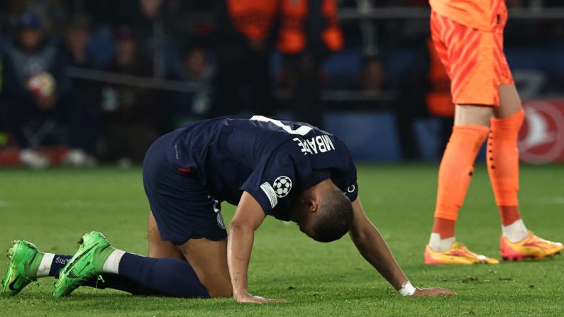 Le Paris Saint-Germain, trop imprécis, a été battu une nouvelle fois par Dortmund mardi (1-0) et éliminé en demi-finale de Ligue des champions, aux portes de la finale à Wembley. (Photo : ANNE-CHRISTINE POUJOULAT/AFP via Getty Images)