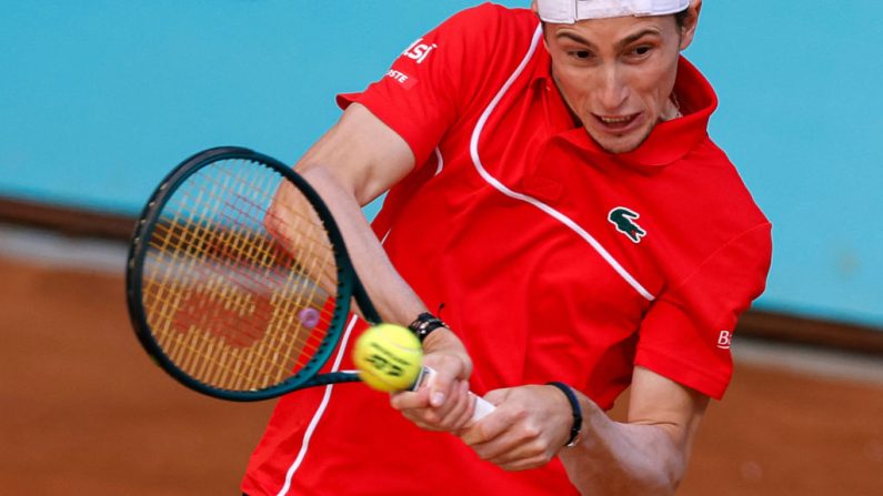 Dans le classement ATP publié lundi, Ugo Humbert est 15e, Adrian Mannarino, 21e, Auger-Aliassime, qui fait un bond de 15 places. Gaël Monfils, 38e rang mondial. (Photo : OSCAR DEL POZO/AFP via Getty Images)