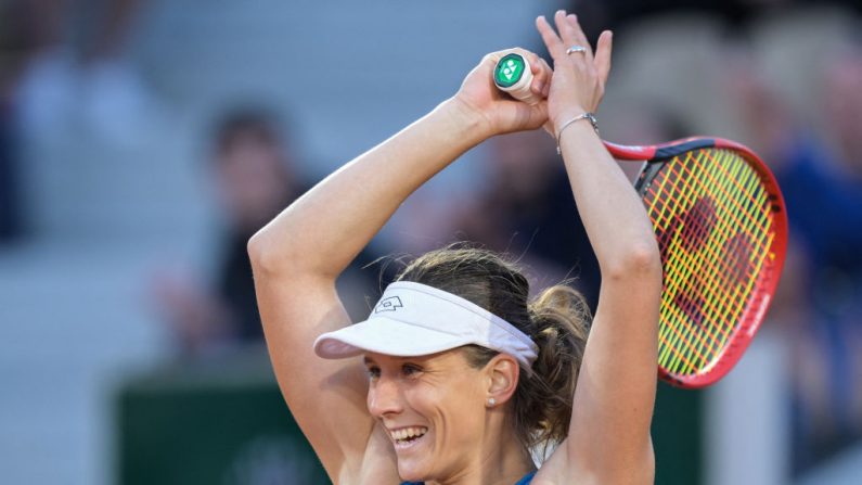 Varvara Gracheva, 88e mondiale, a réalisé une grande performance en éliminant lundi au premier tour de Roland-Garros la Grecque Maria Sakkari, 7e joueuse mondiale, 3-6, 6-4, 6-3. (Photo : BERTRAND GUAY/AFP via Getty Images)