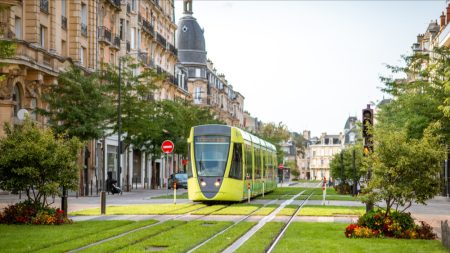 Reims: un Tunisien en situation irrégulière hurle «Allah Akbar» et menace de «tout faire sauter» dans le tramway