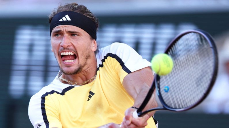 L'Allemand Alexander Zverev, battu en finale de Roland-Garros dimanche par Carlos Alcaraz, a estimé avoir fait "tout ce qu'il a pu" face à l'Espagnol. (Photo : ALAIN JOCARD/AFP via Getty Images)