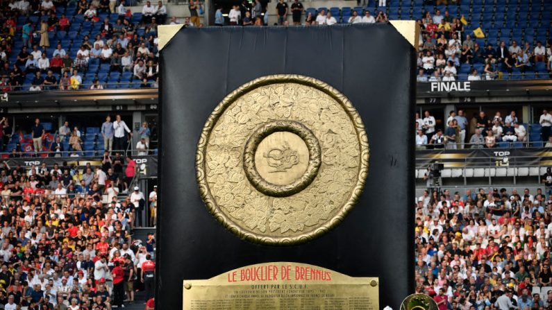 Les virtuoses toulousains, contre la "Patrouille de France" de Bordeaux-Bègles: les deux meilleures attaques du Top 14 s'affronteront en finale vendredi à Marseille. Laquelle est la plus forte poste pour poste. (Photo : JULIEN DE ROSA/AFP via Getty Images)