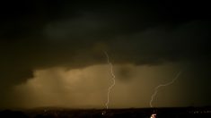 Orages : un homme a disparu alors qu’il se rendait aux élections et un avion a été pris dans la grêle