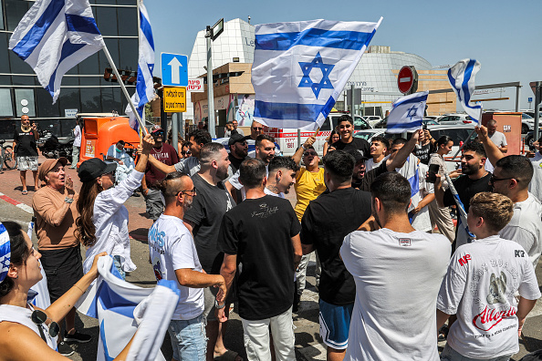 Centre médical Sheba Tel-Ha Shomer à Ramat Gan le 8 juin 2024 où des otages israéliens ont été transférés après avoir été libérés de leur captivité dans la bande de Gaza depuis les attaques du 7 octobre. (JACK GUEZ/AFP via Getty Images)