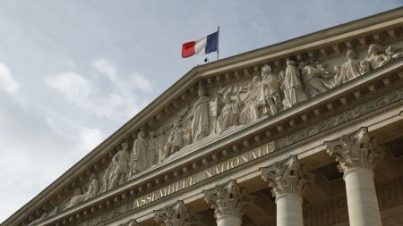 Dissolution de l’Assemblée nationale: le projet de loi sur la fin de vie mis de côté