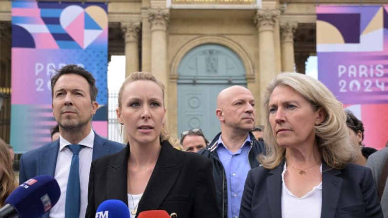 Marion Marechal s'adressant aux médias devant l'Assemblée nationale à Paris le 12 juin 2024. (BERTRAND GUAY/AFP via Getty Images)