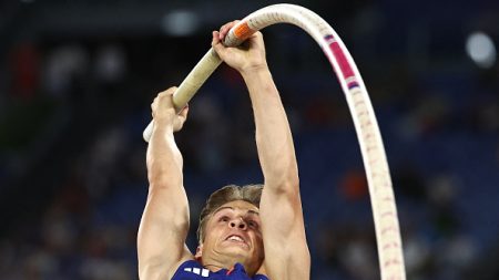 Saut à la perche : avec 5,95 m, Thibaut Collet réalise sa meilleure performance et bat le record de son père