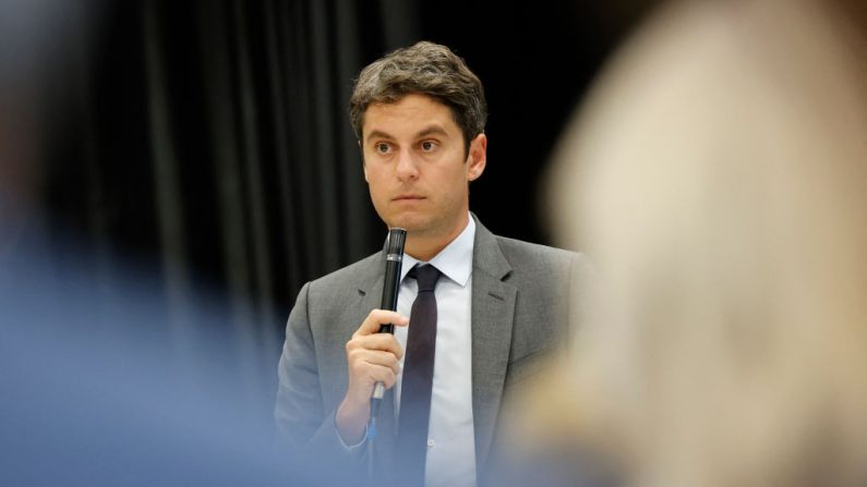 Le Premier ministre Gabriel Attal à l'occasion d'un meeting de campagne à Saint-Jean-les-Deux-Jumeaux, dans la banlieue nord-est de Paris, le 17 juin 2024. (OLYMPIA DE MAISMONT/AFP via Getty Images)