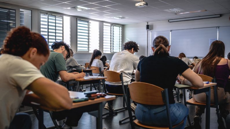 La jeune génération aspire à mieux connaître l'histoire de France. (Photo : ARNAUD LE VU/Hans Lucas/AFP via Getty Images)