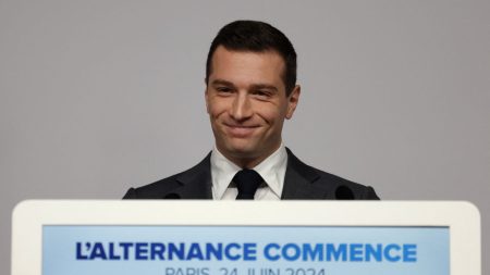 En cas de cohabitation, Jordan Bardella pourrait tenir tête à Emmanuel Macron sur le choix d’envoyer des troupes en Ukraine