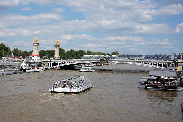 La Seine à Paris.  (LAURE BOYER/Hans Lucas/AFP via Getty Images)