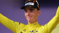 « C’était sublime » : Romain Bardet victorieux à la 1ère étape du Tour de France, prend le maillot jaune