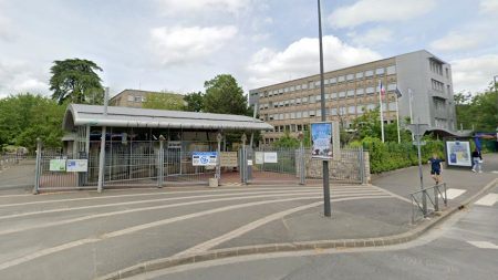 Deux lycéens déférés après l’agression de leur professeur à Tours