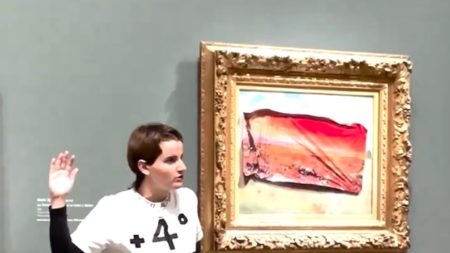 Une activiste interpellée après une action contre un Monet au Musée d’Orsay