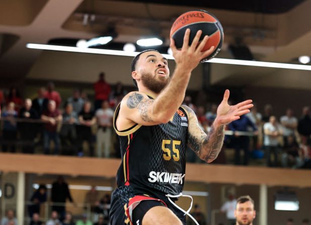 Le meneur américain Mike James, meilleur marqueur de l'histoire de l'Euroligue et récent MVP de cette compétition puis des finales du championnat de France, a prolongé de trois saisons avec Monaco. (Photo : VALERY HACHE/AFP via Getty Images)