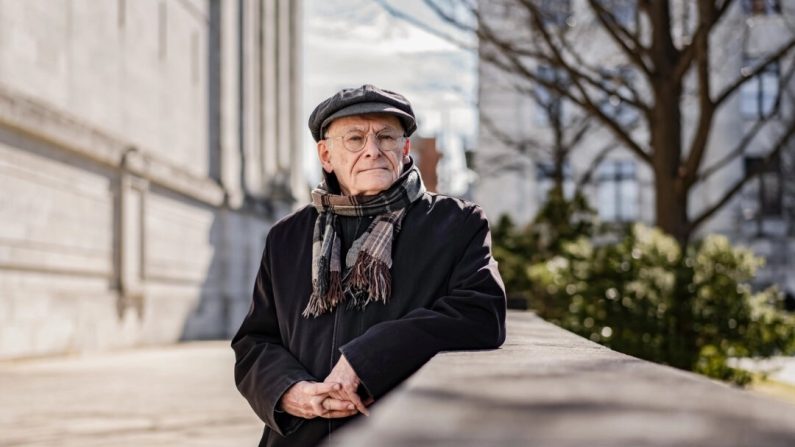 David Matas, avocat international des droits de l'homme, avant un événement sur les prélèvements forcés d'organes à l'Université de Harvard à Boston, le 8 mars 2024. (Samira Bouaou/Epoch Times)