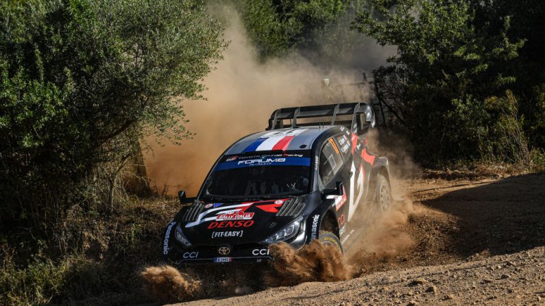 Sébastien Ogier et son copilote Vincent Landais ont été impliqués mardi dans un accident de la route en Pologne lors d'une reconnaissance avant le rallye WRC de Pologne et sont forfait pour la compétition, a annoncé mardi leur équipe. (Photo : Massimo Bettiol/Getty Images)