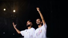 En larmes, Bigflo et Oli font monter leur mère, atteinte d’un cancer, sur la scène du Stadium de Toulouse en plein concert