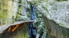 Haute-Savoie: une femme chute devant sa fille de 7 ans dans les gorges du Fier lors d’une randonnée