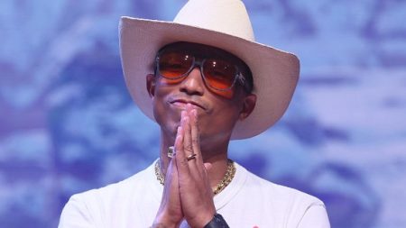 JO-2024: Pharrell Williams porteur de la flamme olympique en Seine-Saint-Denis