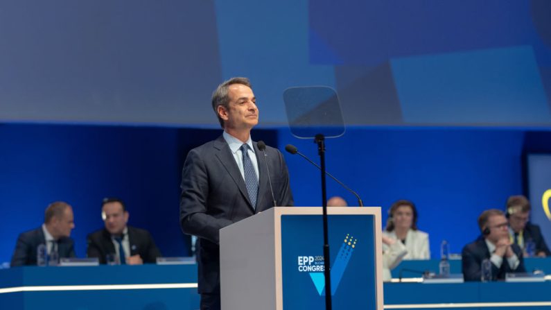 Kyriakos Mitsotakis, le Premier ministre grec, s'exprime lors du congrès annuel du Parti populaire européen (PPE), le 7 mars 2024 à Bucarest, en Roumanie. (Crédit photo Andreea Campeanu/Getty Images)