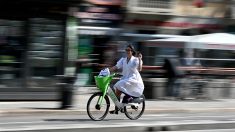 « Le vélo a volé dans les airs » : la batterie de son vélo électrique explose à deux reprises