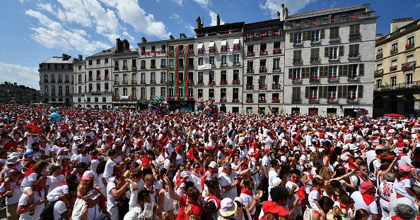 Photo des 92èmes « Fêtes de Bayonne » du 11 juillet 2024 (par GAIZKA IROZ/AFP via Getty Images)