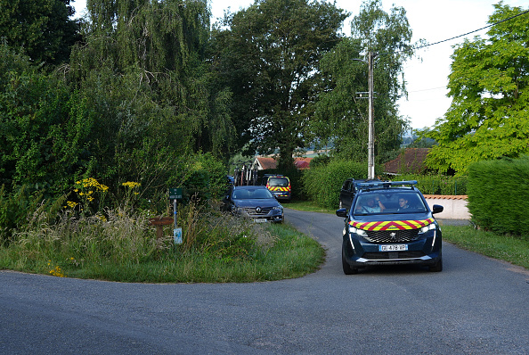 Un voisin a ouvert le feu, en marge d'une fête d'anniversaire, le 13 juillet 2024 dans le petit village d'Espinasse-Vozelle, à quelques kilomètres à l'ouest de Vichy, tuant trois personnes avant de retourner l'arme contre lui. (Photo SYLVAIN THIZY/AFP via Getty Images)